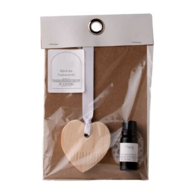 JE Living Wooden Heart Wardrobe Freshener