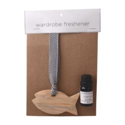 JE-Living-wooden-fish-with-11ml-fragrance-oil-wardrobe-freshener