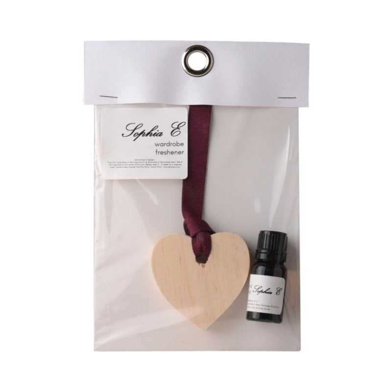 Sophia-E-wooden-heart-11ml-fragrance-oil-wardrobe-freshener